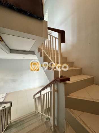 Rumah Eksklusif Dijual LT 143m2 di Ciputat Timur, Tangerang Selatan Rumah Eksklusif Dijual LT 143m2 di Ciputat Timur, Tangerang Selatan