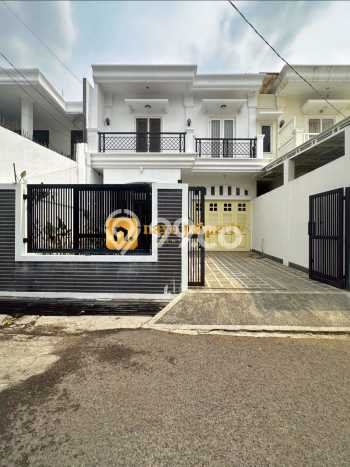 Hunian Mewah Siap Huni LT 168m2 di Pejaten, Jakarta Selatan Hunian Mewah Siap Huni LT 168m2 di Pejaten, Jakarta Selatan