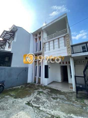 For Sale Hunian Rumah Terawat 4 Kamar di Condet, Jakarta Timur For Sale Hunian Rumah Terawat 4 Kamar di Condet, Jakarta Timur