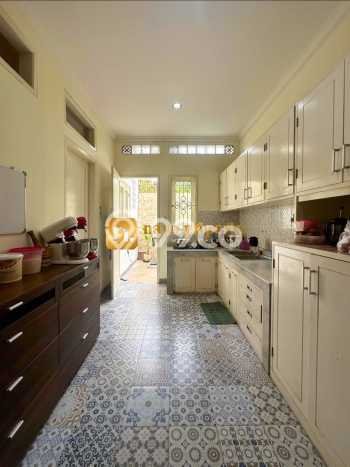 Hunian Mewah Siap Huni LT 168m2 di Pejaten, Jakarta Selatan Hunian Mewah Siap Huni LT 168m2 di Pejaten, Jakarta Selatan