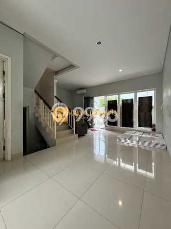 Rumah Eksklusif Dijual LT 143m2 di Ciputat Timur, Tangerang Selatan Rumah Eksklusif Dijual LT 143m2 di Ciputat Timur, Tangerang Selatan