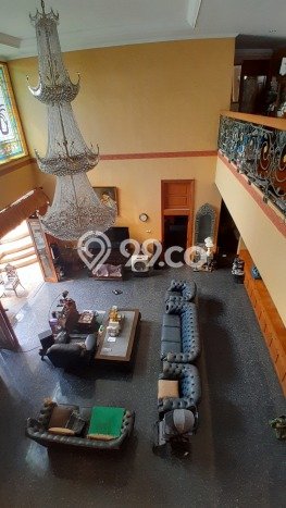 Rumah Asri dengan Luas Tanah 1380m² di Lokasi Kebayoran Lama, Jakarta Selatan Rumah Asri dengan Luas Tanah 1380m² di Lokasi Kebayoran Lama, Jakarta Selatan