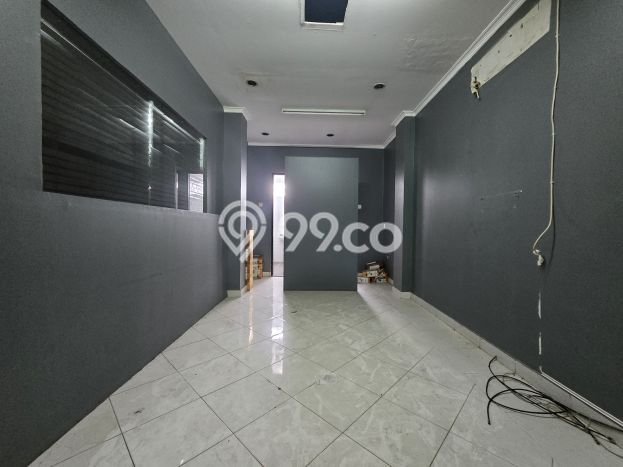 Unit Ruko disewakan di Kebayoran Baru Jakarta Selatan dengan LT 115m2 / LB 280m2 Unit Ruko disewakan di Kebayoran Baru Jakarta Selatan dengan LT 115m2 / LB 280m2