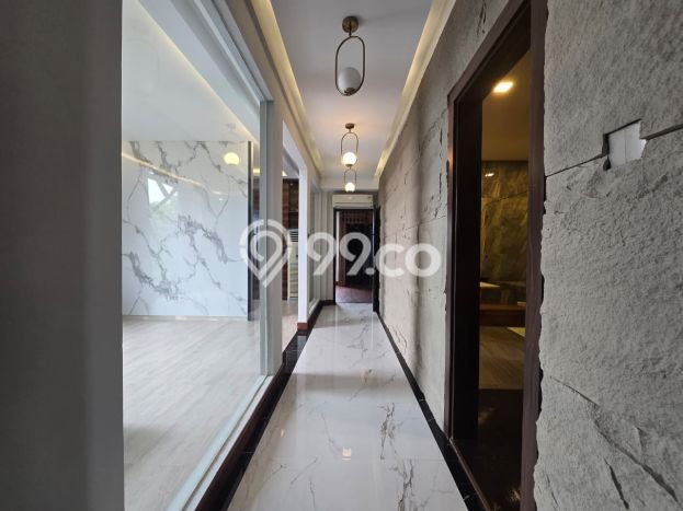 Rumah Elit LB 1150m2 Siap Pakai Desain Elegan di Kemang, Jakarta Selatan Rumah Elit LB 1150m2 Siap Pakai Desain Elegan di Kemang, Jakarta Selatan
