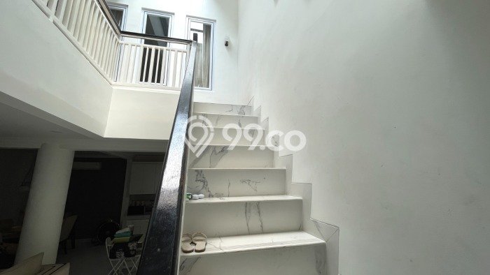 Jual Rumah Mewah Megah Dengan View Eksklusif di Pondok Indah, Jakarta Selatan Jual Rumah Mewah Megah Dengan View Eksklusif di Pondok Indah, Jakarta Selatan