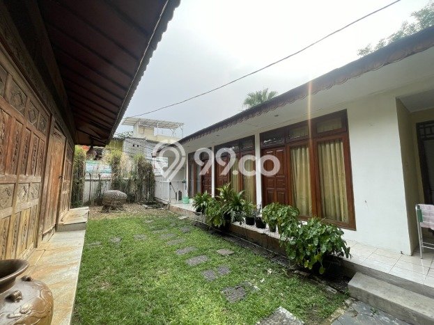 Rumah Asri dengan Luas Tanah 1380m² di Lokasi Kebayoran Lama, Jakarta Selatan Rumah Asri dengan Luas Tanah 1380m² di Lokasi Kebayoran Lama, Jakarta Selatan