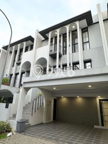 Disewakan Rumah Harga Terjangkau di Gading Serpong Tangerang dengan 4 Kamar Tidur Disewakan Rumah Harga Terjangkau di Gading Serpong Tangerang dengan 4 Kamar Tidur