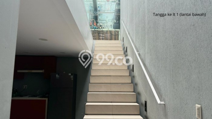 Ready to Use! Luxury House LT 200m2 Desain Elegan di Permata Buana Ready to Use! Luxury House LT 200m2 Desain Elegan di Permata Buana