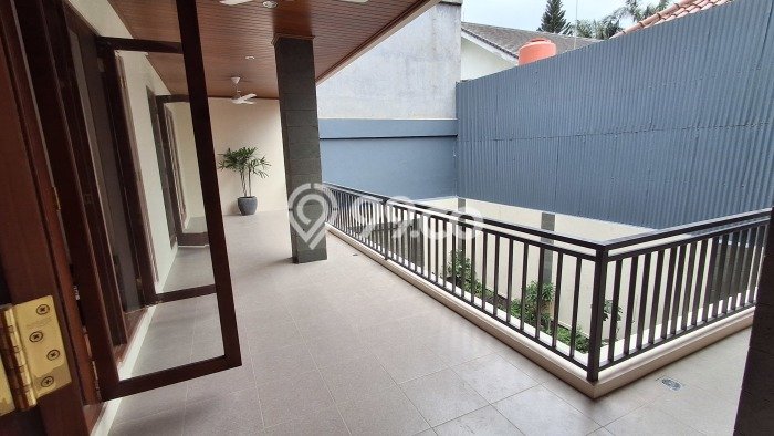 For Sale! Luxury House LT 650m2 Desain Elegan di Lebak Bulus For Sale! Luxury House LT 650m2 Desain Elegan di Lebak Bulus