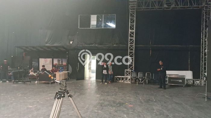 Kantor Disewa di Jakarta Selatan dengan LB 1200m2 Area Komersial Ramai Kantor Disewa di Jakarta Selatan dengan LB 1200m2 Area Komersial Ramai
