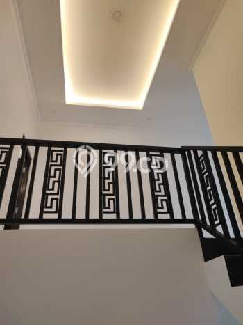 For Sale Rumah 3 Kamar Lokasi Ideal Bagus dan Strategis di Karang Tengah For Sale Rumah 3 Kamar Lokasi Ideal Bagus dan Strategis di Karang Tengah