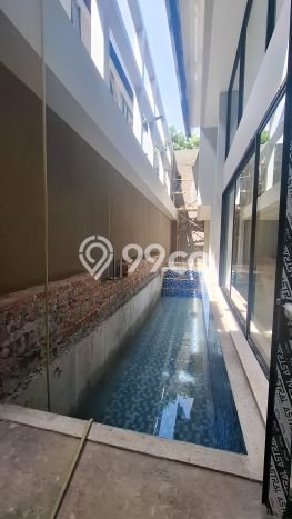 Ready to Use! Luxury House LT 242m2 Desain Modern di Simprug Ready to Use! Luxury House LT 242m2 Desain Modern di Simprug