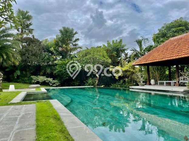 Rumah Mewah Akses Strategis di Badung Rumah Mewah Akses Strategis di Badung
