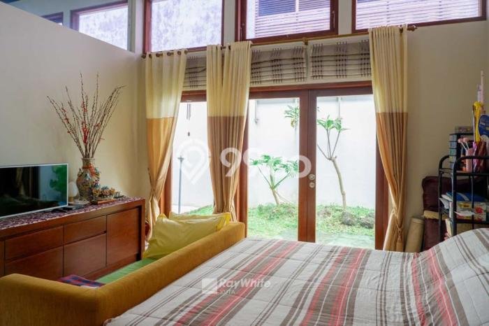 Rumah Mewah Siap Huni LT 305m2 di Denpasar Barat, Denpasar Rumah Mewah Siap Huni LT 305m2 di Denpasar Barat, Denpasar