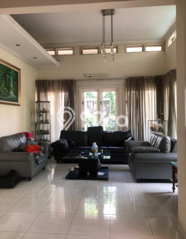 Ready to Use! Luxury House LT 376m2 Desain Elegan di Lebak Bulus Ready to Use! Luxury House LT 376m2 Desain Elegan di Lebak Bulus
