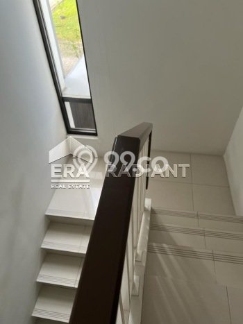 Hunian Elit LB 110m2 Siap Pakai Desain Elegan di Sektor 7-Bintaro, Tangerang Selatan Hunian Elit LB 110m2 Siap Pakai Desain Elegan di Sektor 7-Bintaro, Tangerang Selatan