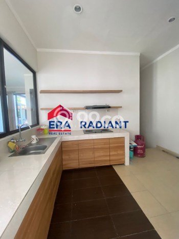 Siap Huni Hunian Elit 4 Kamar di Pondok Aren Dekat ke Mana Saja Siap Huni Hunian Elit 4 Kamar di Pondok Aren Dekat ke Mana Saja