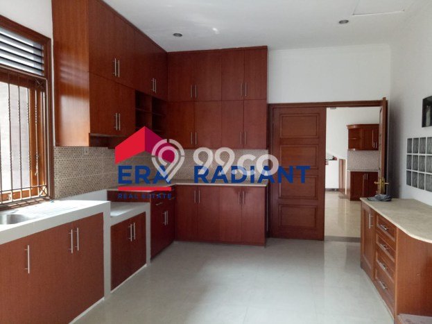 Rumah Cantik Siap Huni Di Kebayoran Lama Luas 471m2 Lokasi Strategis Rumah Cantik Siap Huni Di Kebayoran Lama Luas 471m2 Lokasi Strategis