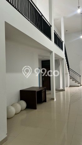 Rumah Berkualitas LT 700m² / LB 550m² di Lokasi Strategis Kebayoran Lama, Jakarta Selatan Rumah Berkualitas LT 700m² / LB 550m² di Lokasi Strategis Kebayoran Lama, Jakarta Selatan