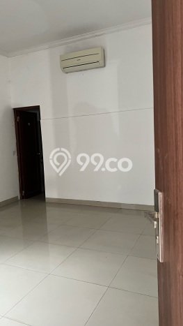 Rumah Berkualitas LT 700m² / LB 550m² di Lokasi Strategis Kebayoran Lama, Jakarta Selatan Rumah Berkualitas LT 700m² / LB 550m² di Lokasi Strategis Kebayoran Lama, Jakarta Selatan