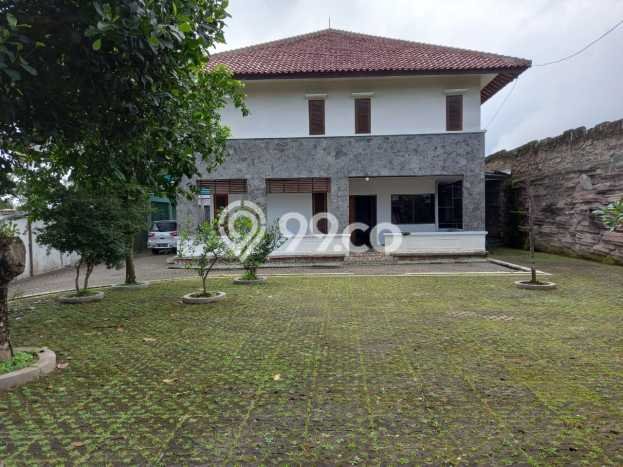 FOR SALE! Vila Kawasan , Luas 1400m2m², Lokasi Strategis FOR SALE! Vila Kawasan , Luas 1400m2m², Lokasi Strategis