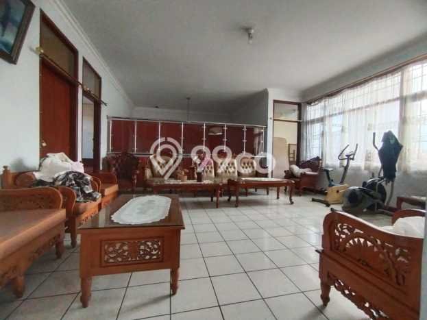 For Sale! Luxury House LT 214m2 Desain Modern di Turangga For Sale! Luxury House LT 214m2 Desain Modern di Turangga