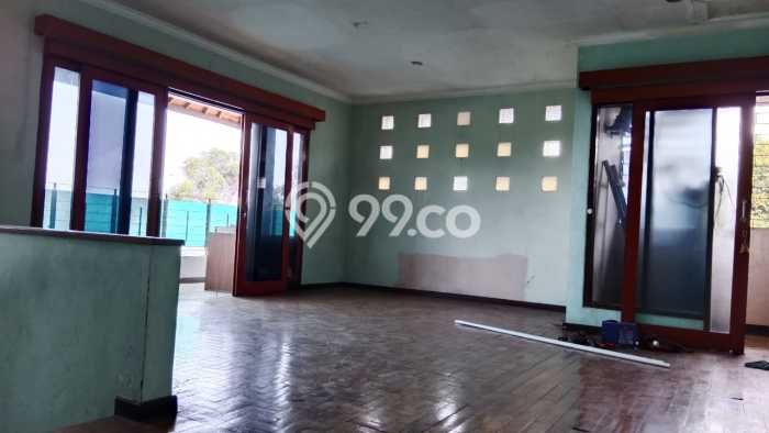 FOR SALE! Vila Kawasan , Luas 1400m2m², Lokasi Strategis FOR SALE! Vila Kawasan , Luas 1400m2m², Lokasi Strategis