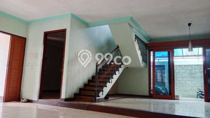 FOR SALE! Vila Kawasan , Luas 1400m2m², Lokasi Strategis FOR SALE! Vila Kawasan , Luas 1400m2m², Lokasi Strategis