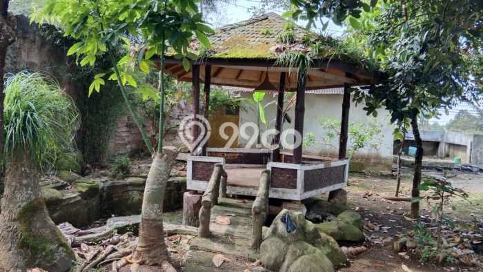 FOR SALE! Vila Kawasan , Luas 1400m2m², Lokasi Strategis FOR SALE! Vila Kawasan , Luas 1400m2m², Lokasi Strategis