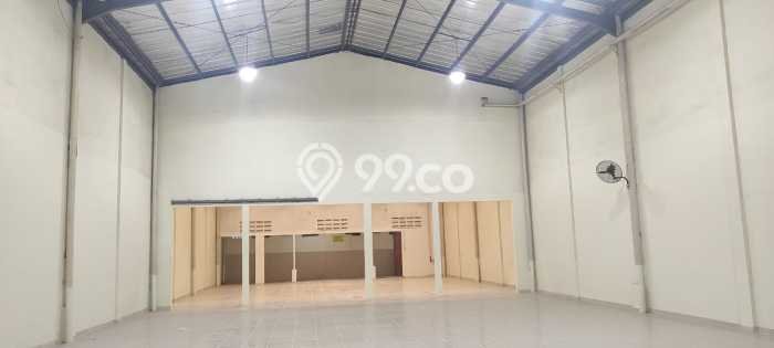 Gudang Disewa di Tangerang dengan LB 500m2 Area Komersial Ramai Gudang Disewa di Tangerang dengan LB 500m2 Area Komersial Ramai