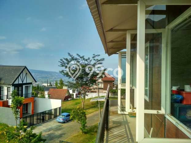 KESEMPATAN EMAS! Vila Kawasan Batu, Dimensi 223m2m², Lingkungan Eksklusif dengan privasi terjamin KESEMPATAN EMAS! Vila Kawasan Batu, Dimensi 223m2m², Lingkungan Eksklusif dengan privasi terjamin