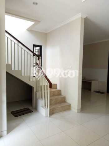Jual Rumah Bagus Siap Huni LB 165m2 di Cilodong, Depok Jual Rumah Bagus Siap Huni LB 165m2 di Cilodong, Depok