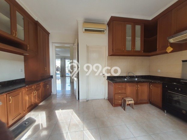 Hunian Nyaman 4 KT Harga Terjangkau di Pondok Indah Jakarta Selatan Hunian Nyaman 4 KT Harga Terjangkau di Pondok Indah Jakarta Selatan