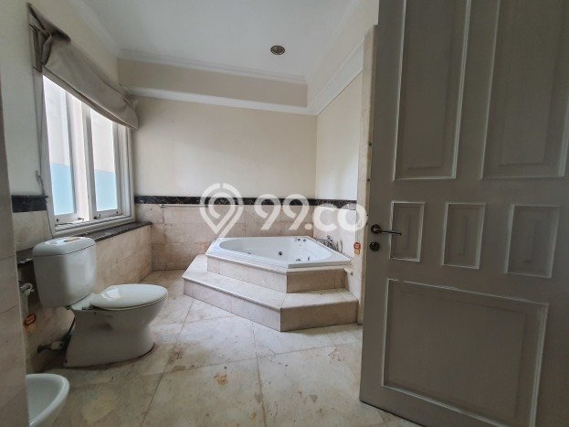 Hunian Nyaman 4 KT Harga Terjangkau di Pondok Indah Jakarta Selatan Hunian Nyaman 4 KT Harga Terjangkau di Pondok Indah Jakarta Selatan