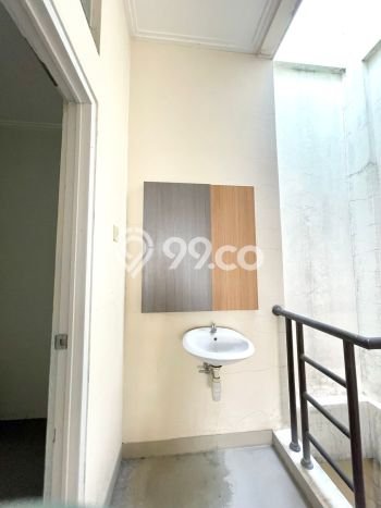 Unit Ruko Dijual di Jakarta Timur LT 135m2 & LB 300m2 Unit Ruko Dijual di Jakarta Timur LT 135m2 & LB 300m2