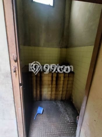 Area Ramai! Ruko Dijual di Jebres untuk Bisnis Luas Bangunan 140m2 Area Ramai! Ruko Dijual di Jebres untuk Bisnis Luas Bangunan 140m2