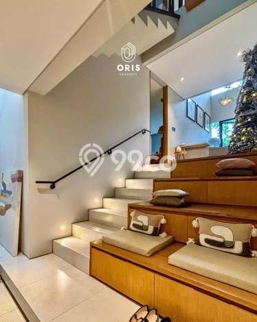 Dijual Rumah Luas Megah Dengan View Eksklusif di Bintaro, Jakarta Selatan Dijual Rumah Luas Megah Dengan View Eksklusif di Bintaro, Jakarta Selatan
