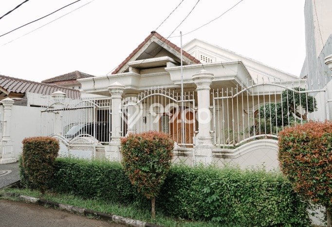 Hunian Elit LB 250m2 Siap Pakai Desain Elegan di Bintaro, Tangerang Selatan Hunian Elit LB 250m2 Siap Pakai Desain Elegan di Bintaro, Tangerang Selatan