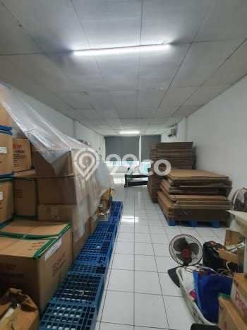 Ruko Dijual di Jakarta Barat LT 76m2 & LB 300m2 Lokasi Terbaik! Ruko Dijual di Jakarta Barat LT 76m2 & LB 300m2 Lokasi Terbaik!