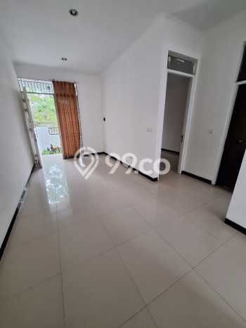 Disewakan Rumah Murah di Taman Kopo Indah Bandung dengan 2 KT Disewakan Rumah Murah di Taman Kopo Indah Bandung dengan 2 KT