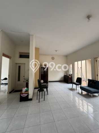 Dijual Hunian Rumah Terawat 3 Kamar di Taman Holis Indah, Bandung Dijual Hunian Rumah Terawat 3 Kamar di Taman Holis Indah, Bandung
