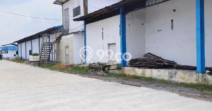 Gudang Kawasan Gresik, Luas 3717m2m², Area Komersial, Siap Usaha Gudang Kawasan Gresik, Luas 3717m2m², Area Komersial, Siap Usaha