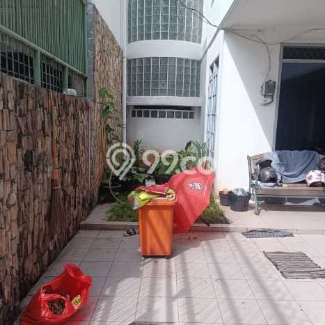 Siap Huni Hunian Elit 5 Kamar di Kebon Jeruk Dekat ke Mana Pun Siap Huni Hunian Elit 5 Kamar di Kebon Jeruk Dekat ke Mana Pun
