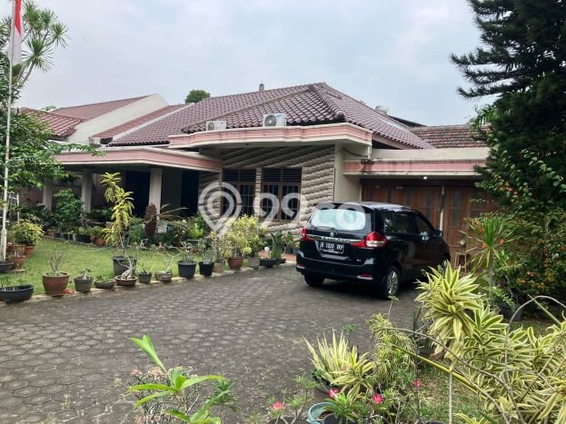 Rumah Elit Modern Tanpa Renovasi di Cipadu Tangerang Rumah Elit Modern Tanpa Renovasi di Cipadu Tangerang