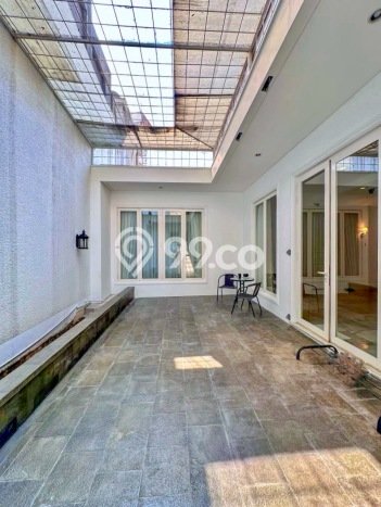 For Sale! Luxury House LT 426m2 Desain Elegan di Senopati For Sale! Luxury House LT 426m2 Desain Elegan di Senopati
