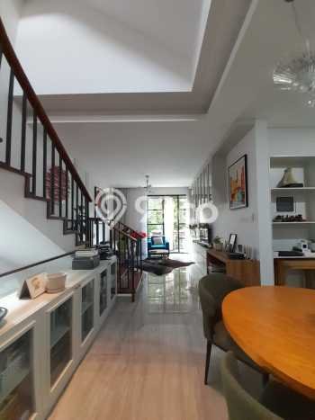 Jual Rumah Luas Megah Dengan View Cantik di Pondok Indah, Jakarta Selatan Jual Rumah Luas Megah Dengan View Cantik di Pondok Indah, Jakarta Selatan