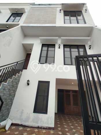 Dijual Rumah Mewah Elegan Dengan View Eksklusif di Kalibata, Jakarta Selatan Dijual Rumah Mewah Elegan Dengan View Eksklusif di Kalibata, Jakarta Selatan