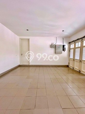 For Sale! Luxury House LT 426m2 Desain Elegan di Senopati For Sale! Luxury House LT 426m2 Desain Elegan di Senopati