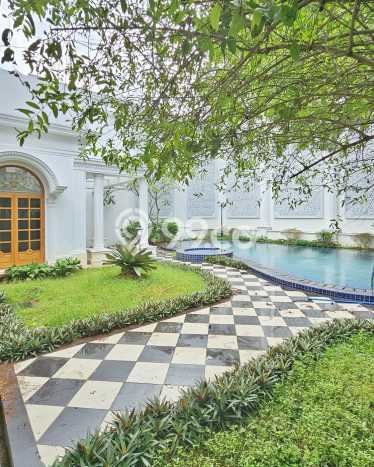 Jual Rumah Mewah Megah Dengan View Eksklusif di Pondok Indah, Jakarta Selatan Jual Rumah Mewah Megah Dengan View Eksklusif di Pondok Indah, Jakarta Selatan