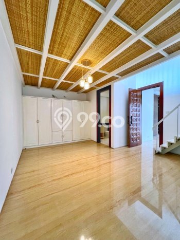 Rumah Luxury Modern Tanpa Renovasi di Pondok Indah Jakarta Selatan Rumah Luxury Modern Tanpa Renovasi di Pondok Indah Jakarta Selatan